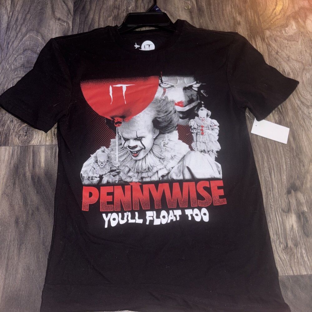 Penny Wise You’ll Float Too Graphic T-shirt Size:XS